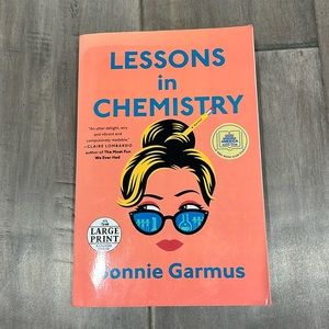 Lessons in Chemistry (Large Print)